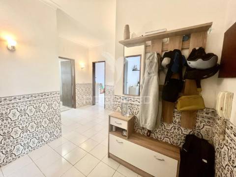Apartamento t2 com arrecadação - centro  alhos vedros