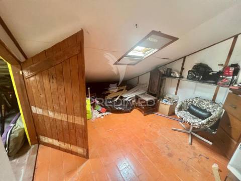 Apartamento t2 com arrecadação - centro  alhos vedros