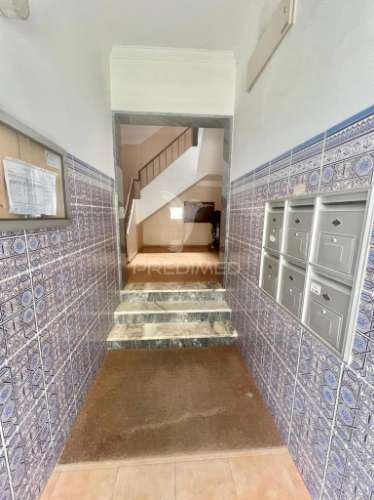 Apartamento t2 com arrecadação - centro  alhos vedros