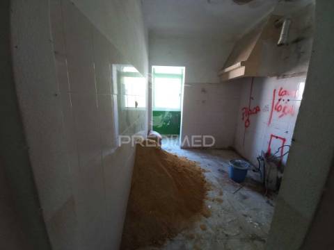 Apartamento t1 em remodelação – baixa da banheira
