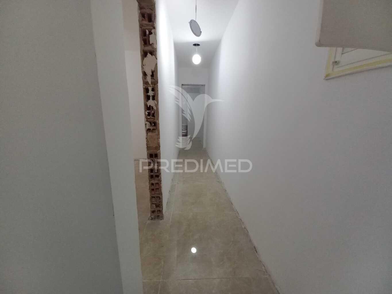 Apartamento t1 com terraço em remodelação – baixa da banheira
