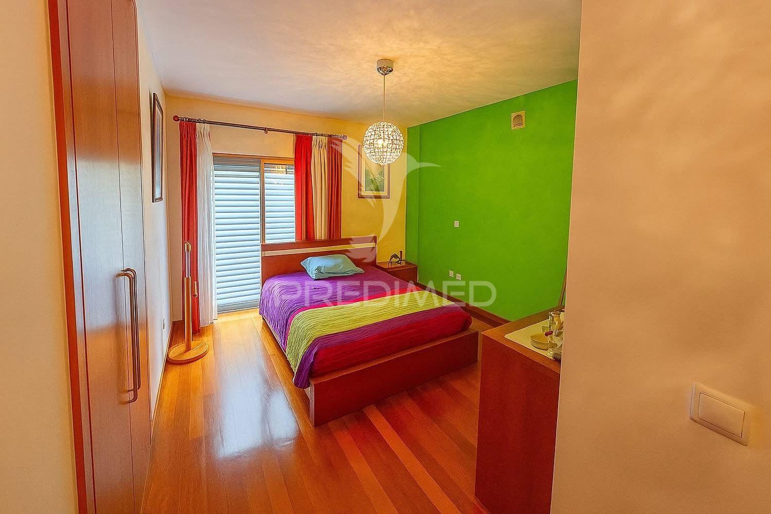 Vendo apartamento t2 nos piornais edificio concordia