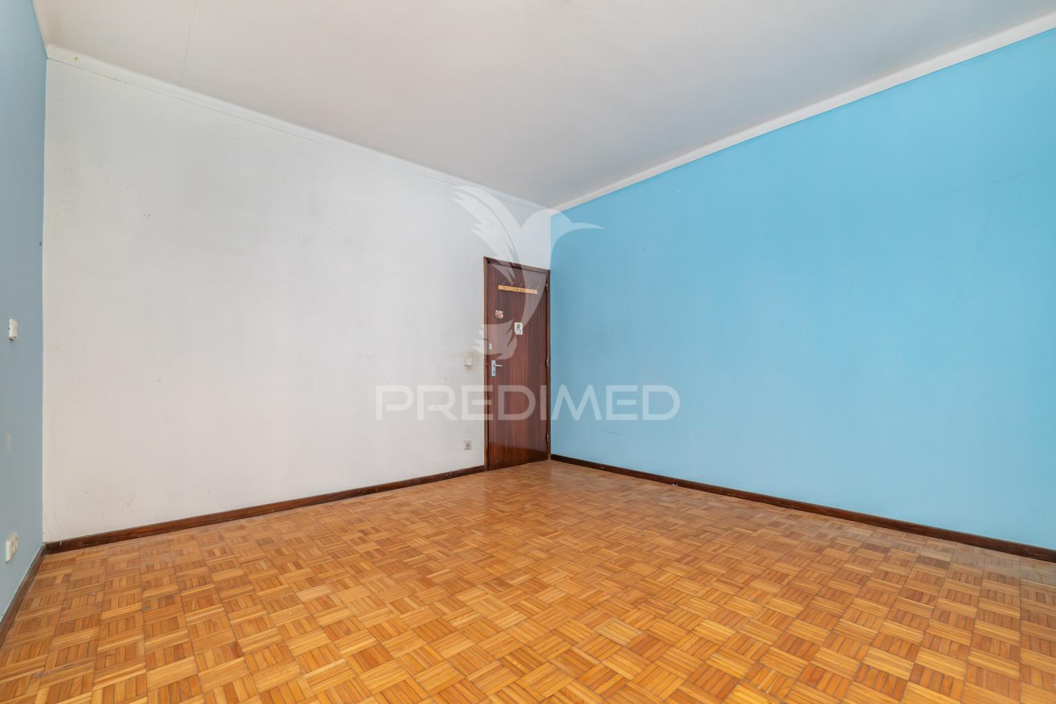 Apartamento t2+1 - rua conselheiro lobato