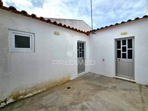 Moradia t2 renovada no centro de castro verde