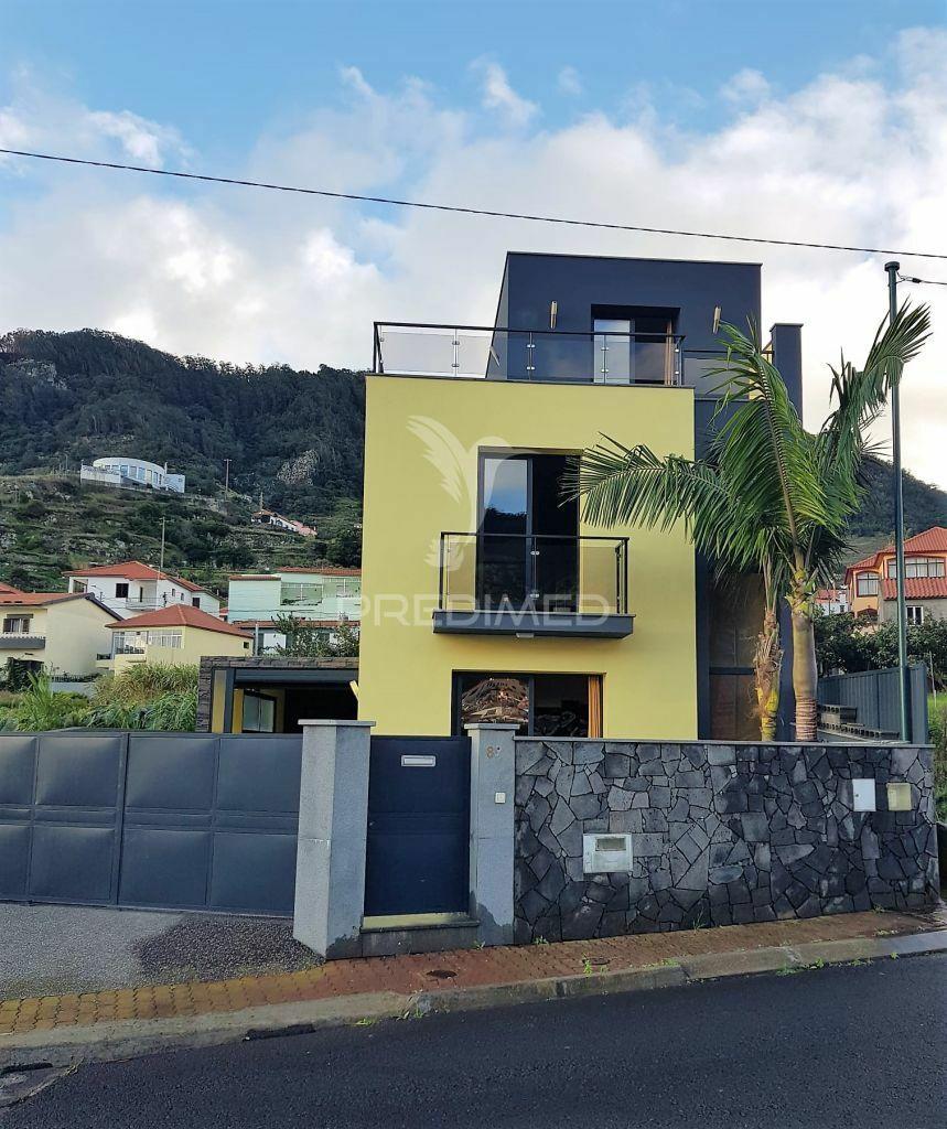 Excelente moradia t2 + 1 cidade de machico
