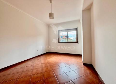 Apartamento t4 no centro das taipas