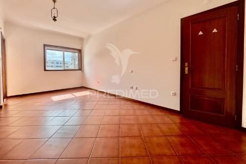 Apartamento t4 no centro das taipas