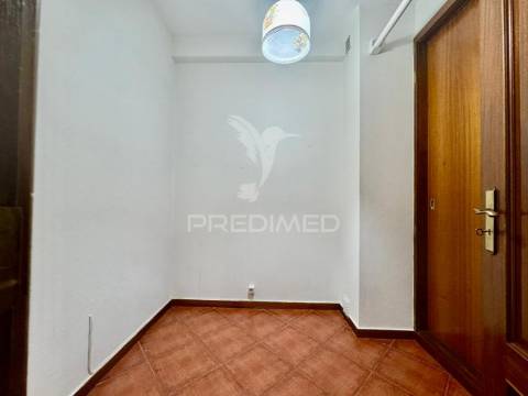 Apartamento t4 no centro das taipas