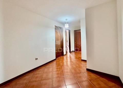 Apartamento t4 no centro das taipas