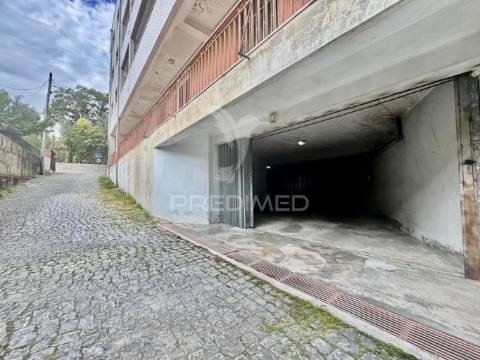 Apartamento t4 no centro das taipas