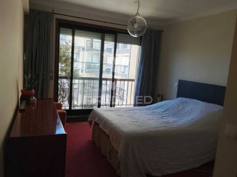 Apartamento t2 com terraço e garagem em matosinhos sul