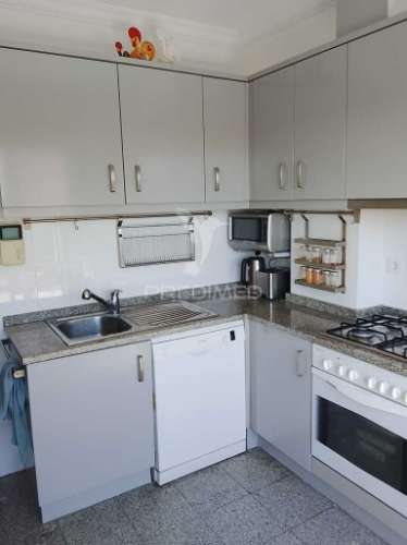 Apartamento t2 com terraço e garagem em matosinhos sul