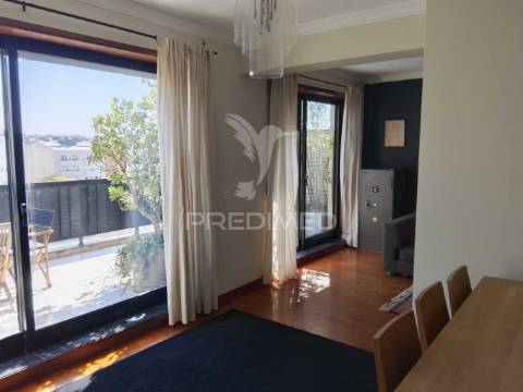 Apartamento t2 com terraço e garagem em matosinhos sul
