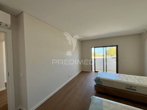 Apartamento t3 exclusivo na prestigiada baixa de olhão