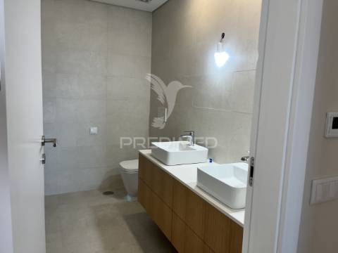Apartamento t3 exclusivo na prestigiada baixa de olhão