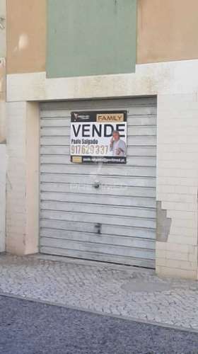 Garagem de rua com 32,50 m², localizada nas traseiras do hospital são bernardo