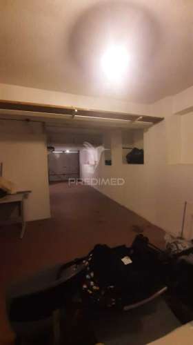 Garagem de rua com 32,50 m², localizada nas traseiras do hospital são bernardo