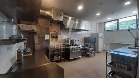 Oportunidade única de arrendamento – take-away aranguês