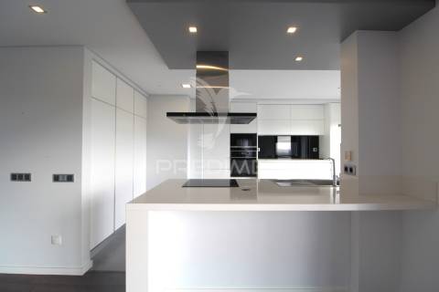 Duplex t3+1 com grandes terraços - montijo