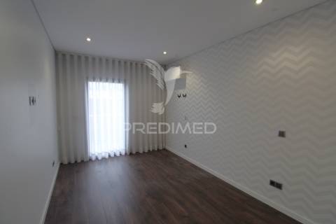 Duplex t3+1 com grandes terraços - montijo