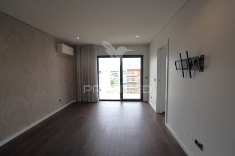 Duplex t3+1 com grandes terraços - montijo