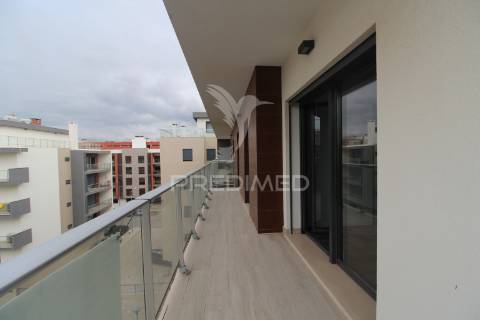 Duplex t3+1 com grandes terraços - montijo