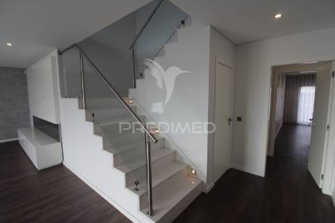 Duplex t3+1 com grandes terraços - montijo