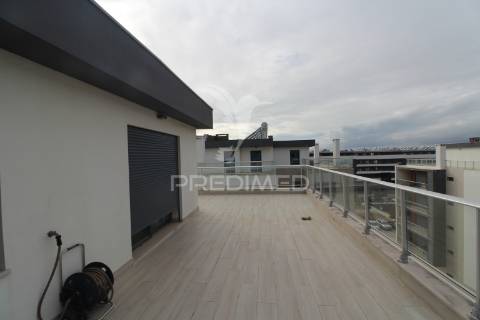 Duplex t3+1 com grandes terraços - montijo
