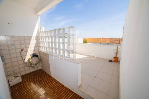 T0 com terraço privativo e vista panorâmica