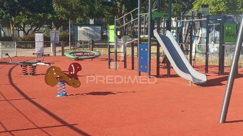 Moradia t3 em recuperação – foros da amora