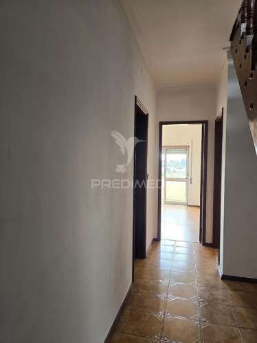 Apartamento t2 com sótão e garagem eiras coimbra