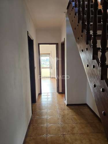 Apartamento t2 com sótão e garagem eiras coimbra