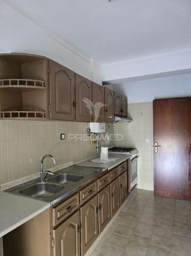 Apartamento t2 com sótão e garagem eiras coimbra