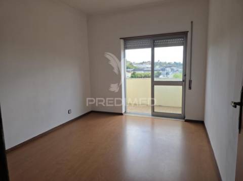 Apartamento t2 com sótão e garagem eiras coimbra