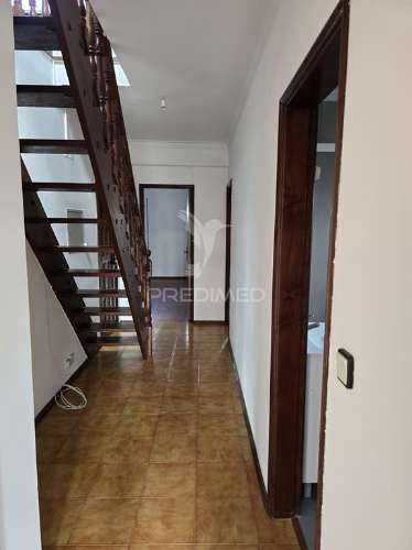 Apartamento t2 com sótão e garagem eiras coimbra