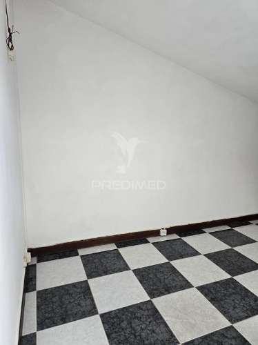 Apartamento t2 com sótão e garagem eiras coimbra