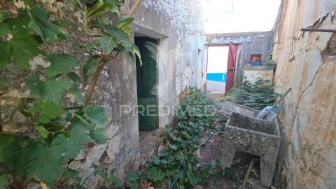 Casa em ruina dentro da vila de sao marcos da serra, algarve