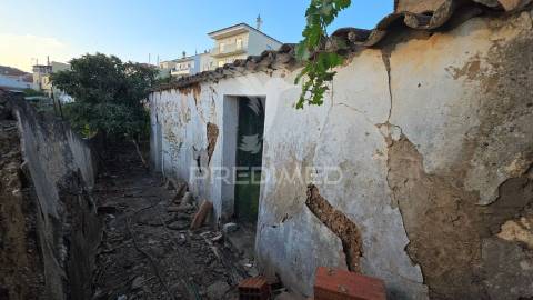Casa em ruina dentro da vila de sao marcos da serra, algarve