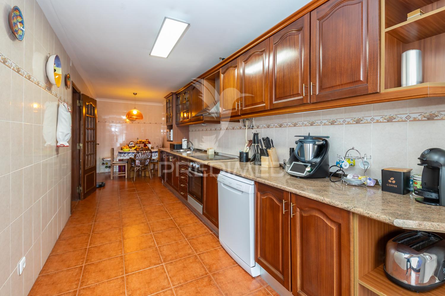 Andar de moradia duplex com logradouro e garagem,setúbal.