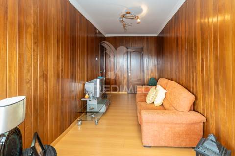 Andar de moradia duplex com logradouro e garagem,setúbal.