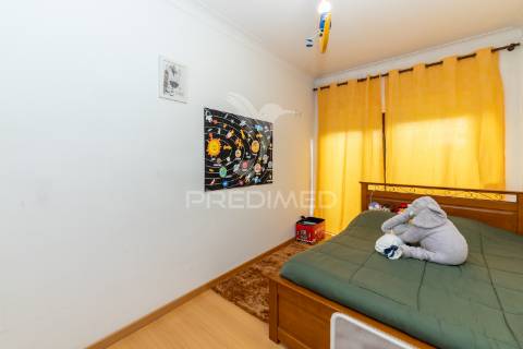 Andar de moradia duplex com logradouro e garagem,setúbal.