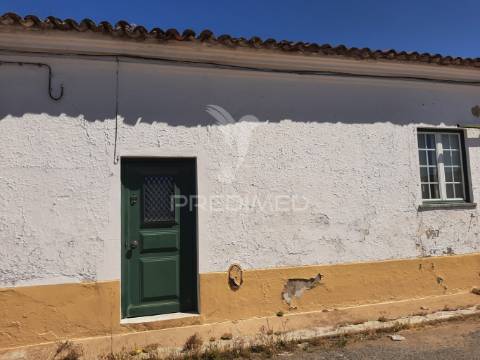 Antiga padaria industrial de alfundão - para recuperar