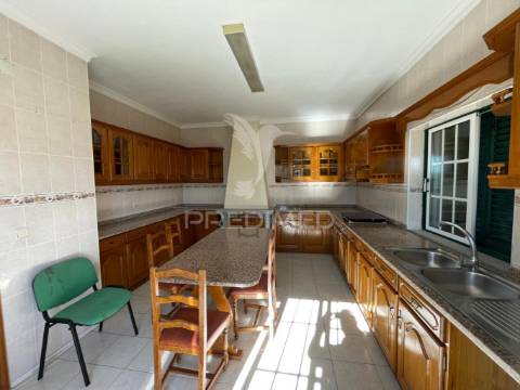 Moradia em almendra – vila nova de foz côa
