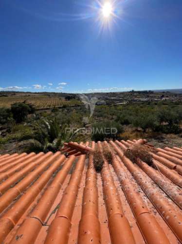Moradia em almendra – vila nova de foz côa