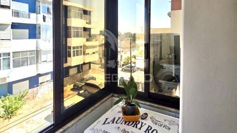 Apartamento t2 em santo antónio da charneca, barreiro