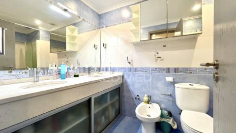 Apartamento t2 em santo antónio da charneca, barreiro