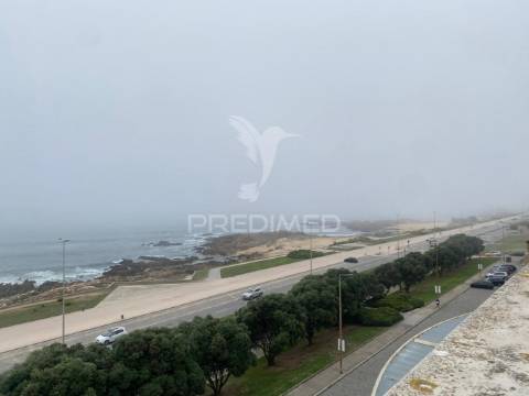 Arrenda-se t2 leça 1 linha mar remodelado