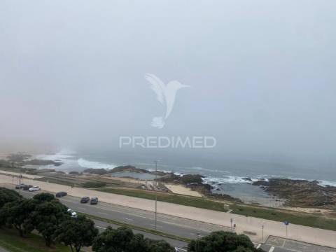Arrenda-se t2 leça 1 linha mar remodelado