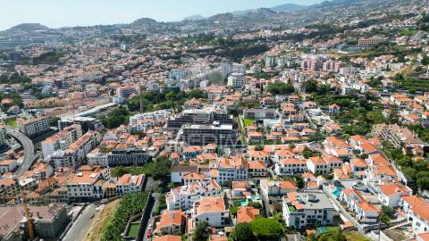 Prédio em santa luzia - funchal, ilha da madeira