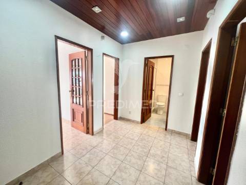 Apartamento t2- 1º andar | cotovia - quintinha, sesimbra